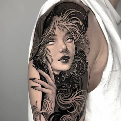 Lining Black